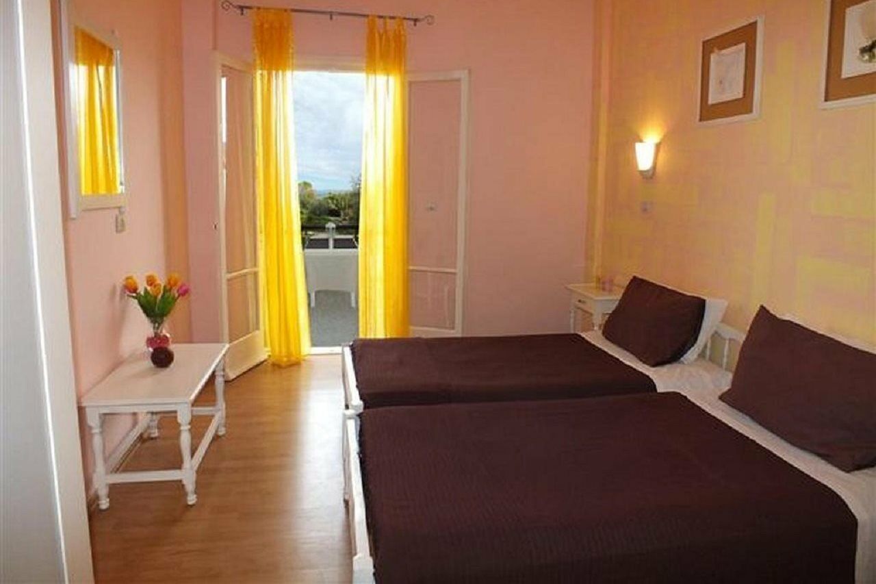 Hotel Firefly *